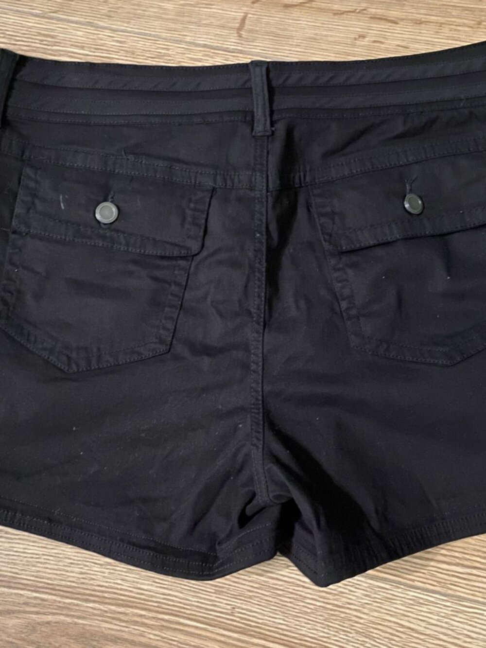 Black Shorts Pockets/Size 14 - Picture 3 of 7